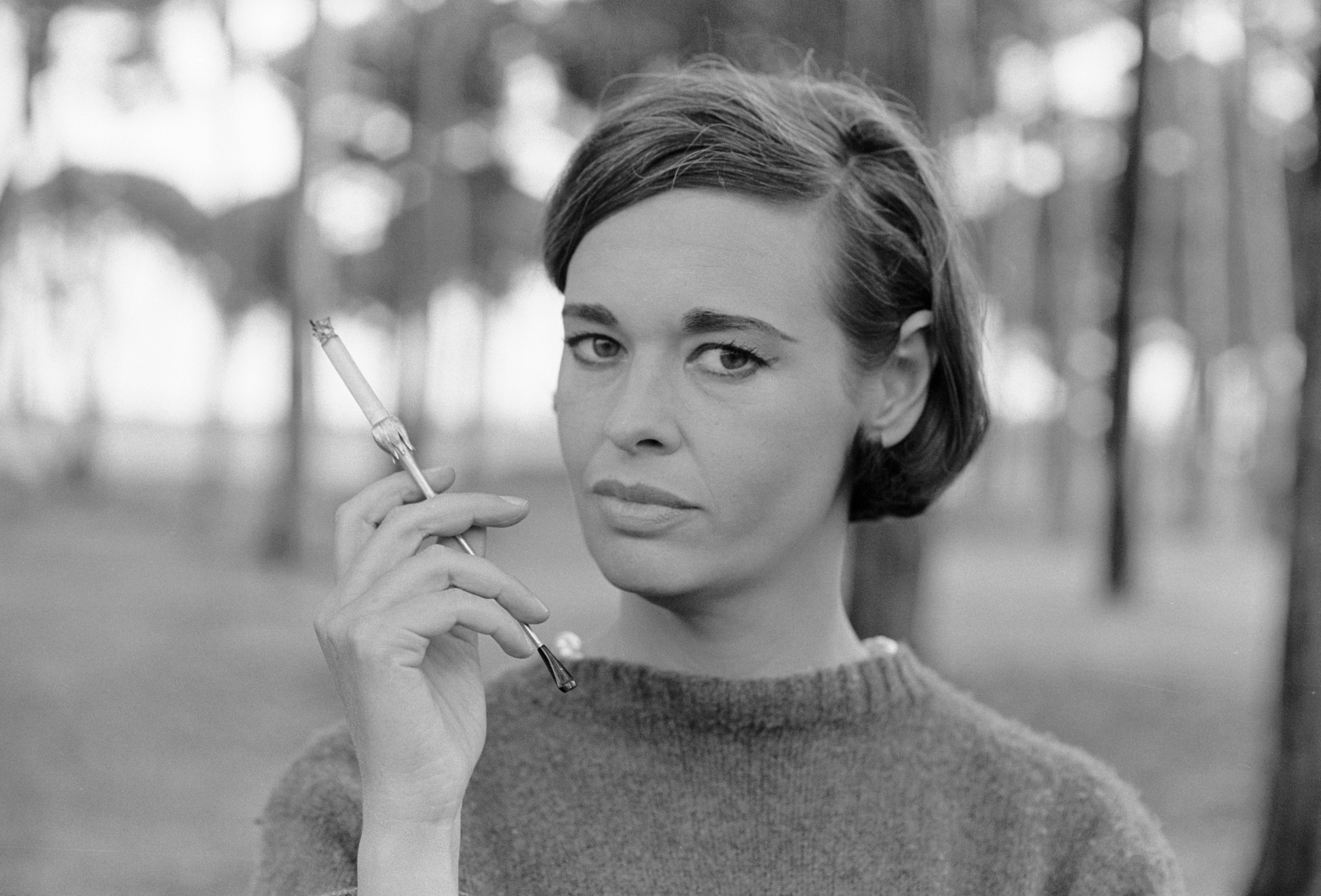 Gloria Vanderbilt: An Icon of Style and Resilience