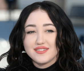Noah Cyrus Net Worth: Unveiling the Finances of a Rising Star