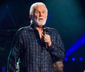 Kenny Rogers Net Worth A Country Music Legend's Journey to Financial Success