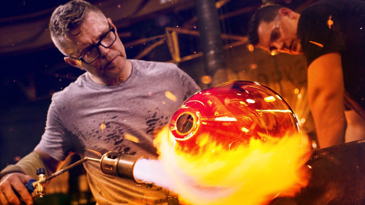 "Viewers Critique Judges' Subjectivity on Netflix's 'Blown Away' Glassblowing Competition"